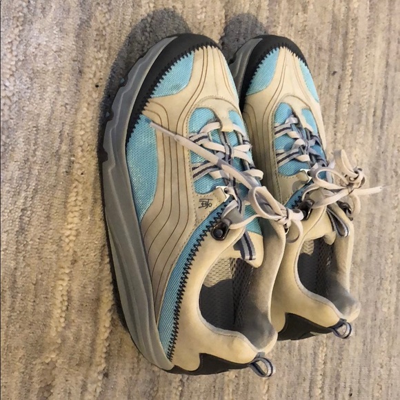 MBT physiological footwear - Picture 2 of 4